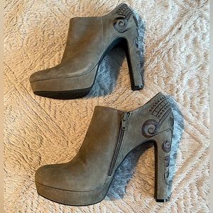 GIANNI BINI Grey Suede Ankle Boots, Size 7M